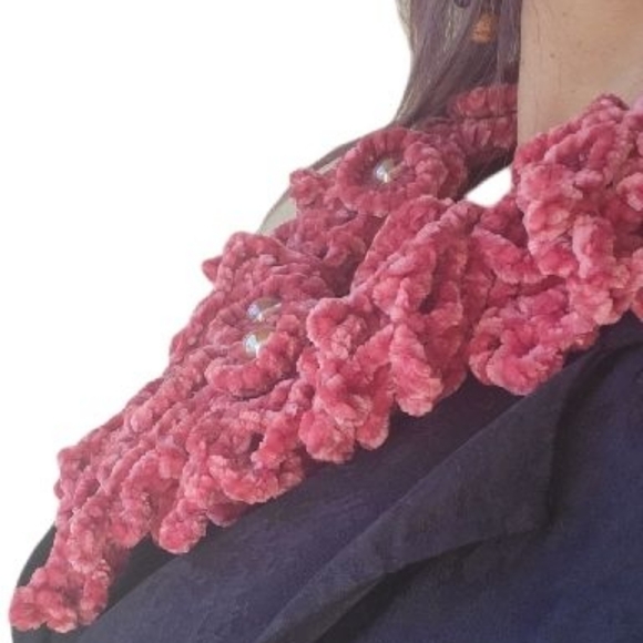 Infinity Scarf-Made 100% by hand. NWT- Frosted Cranberry Color. - Picture 5 of 7